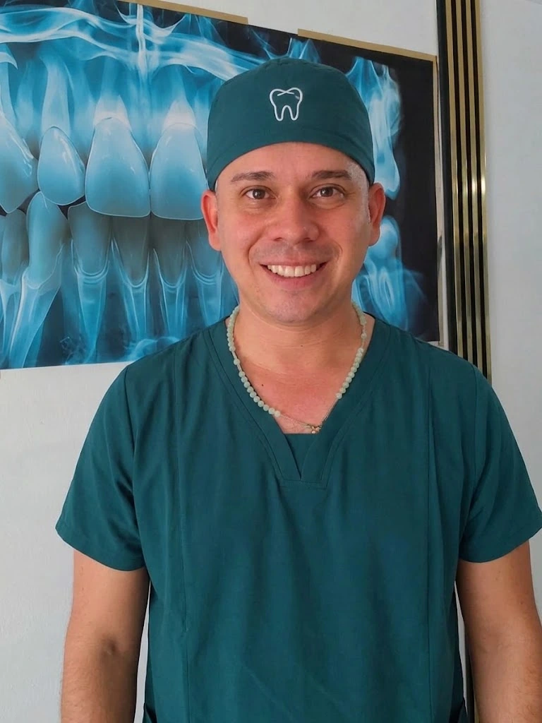 Odontólogo Dubbling Orlando Vargas Ávila